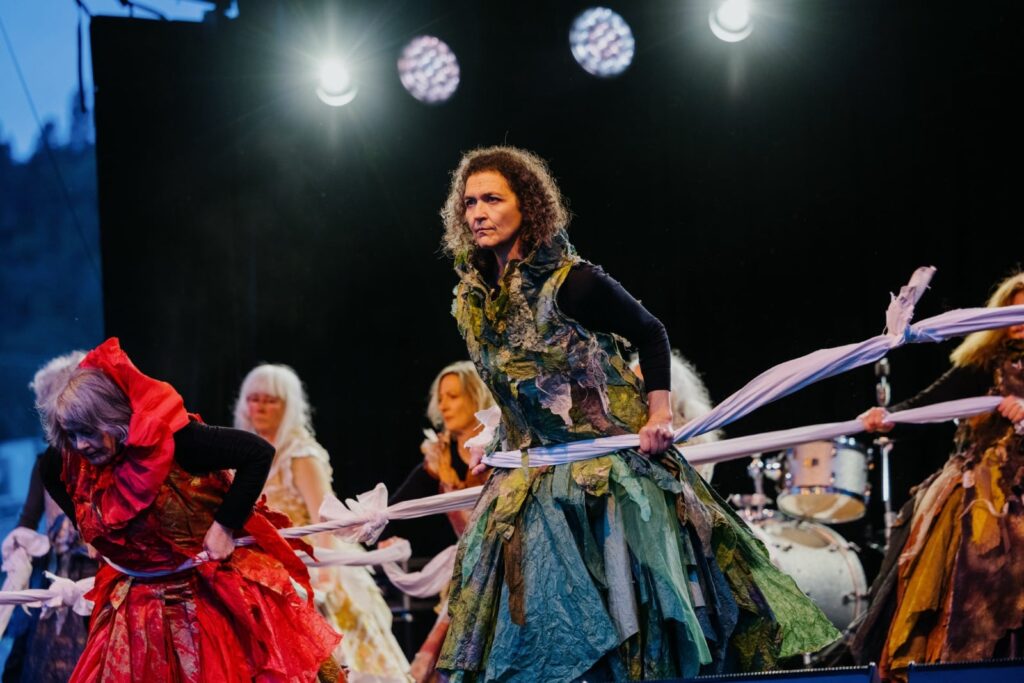 UNCONFORMITYCRIBRD_117_Jesse_Hunniford_1600