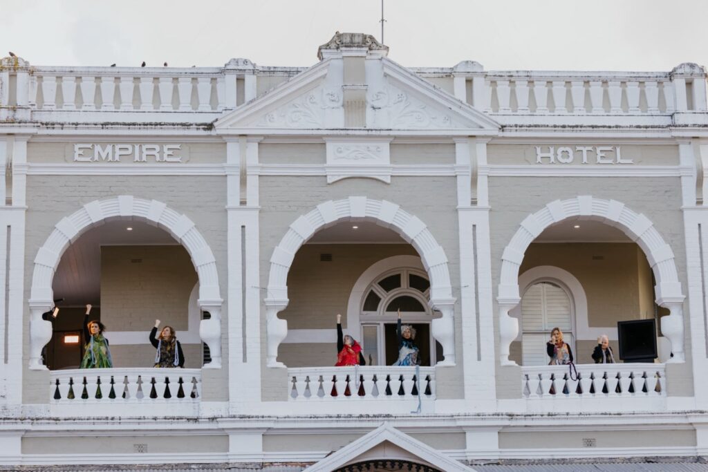 UNCONFORMITYfriday_84_Jesse_Hunniford_1600