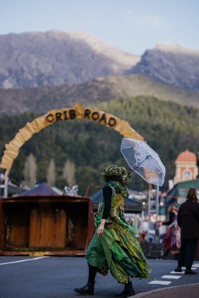 UNCONFORMITYfriday_87_JESSE_HUNNIFORD_1600