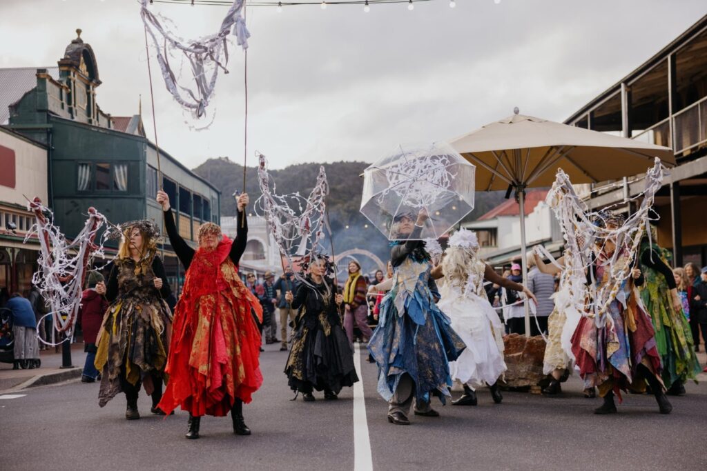 UNCONFORMITYfriday_97_JESSE_HUNNIFORD_1600